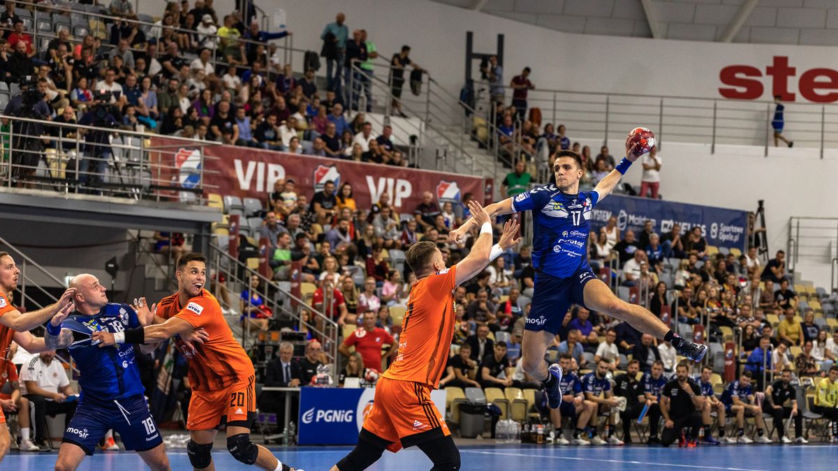 Materiały prasowe / KPR Gwardia Opole / Na zdjęciu: Andrzej Widomski w meczu z Zagłębiem Lubin