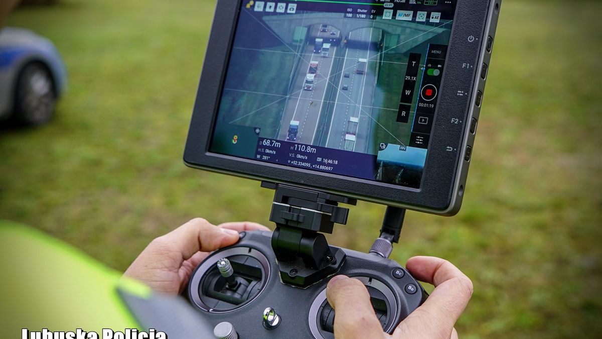 Policja korzysta z całego swojego sprzętu - również z dronów