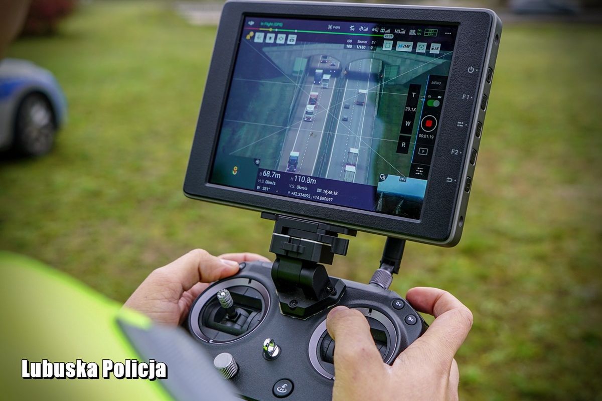 Policja korzysta z całego swojego sprzętu - również z dronów