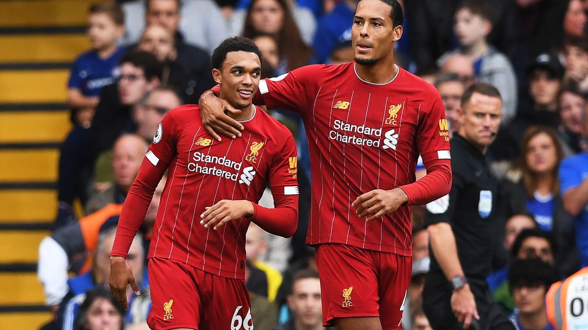 Trent Alexander-Arnold (z lewej) i Virgil Van Dijk (z prawej)