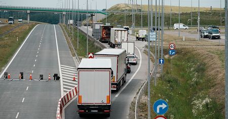 Mróz uderzył w handel. Import wyraźnie spadł