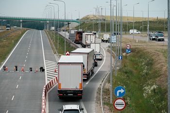 Mróz uderzył w handel. Import wyraźnie spadł