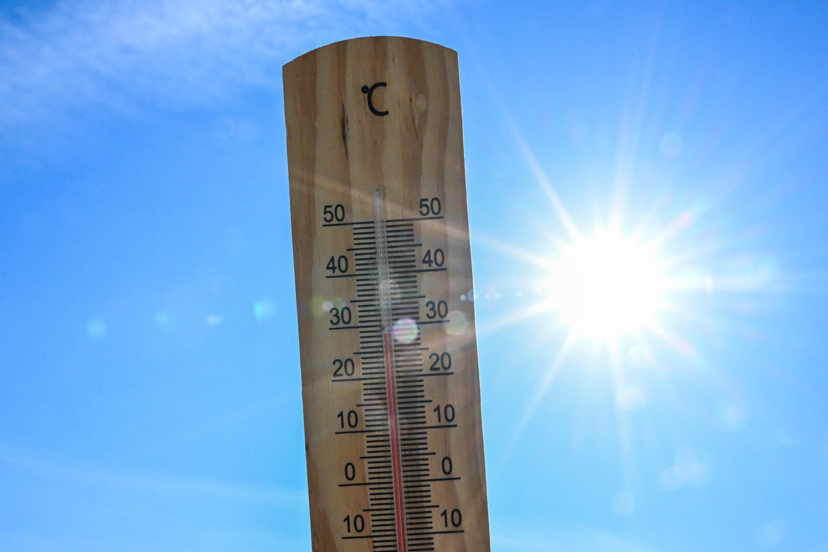termometr
Darek Delmanowicz
celsjusza, Instytut Meteorologii i Gospodarki Wodnej, lato, Pa�stwowy Instytut Badawczy, pogoda, skwar, stopni, stopnie, termometr, upa�