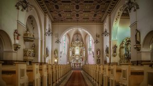 Białystok: Opluł ołtarz i rzucił krzyżem w kościele