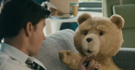 Pluszowy rozrabiaka wraca do gry. Nieprzyzwoicie śmieszny megahit dziś w Polsacie. Tego nie możecie przegapić!