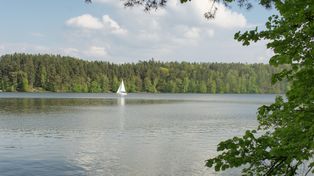Właściciel działki nad jeziorem przegrał w sądzie. Poszło o brzeg