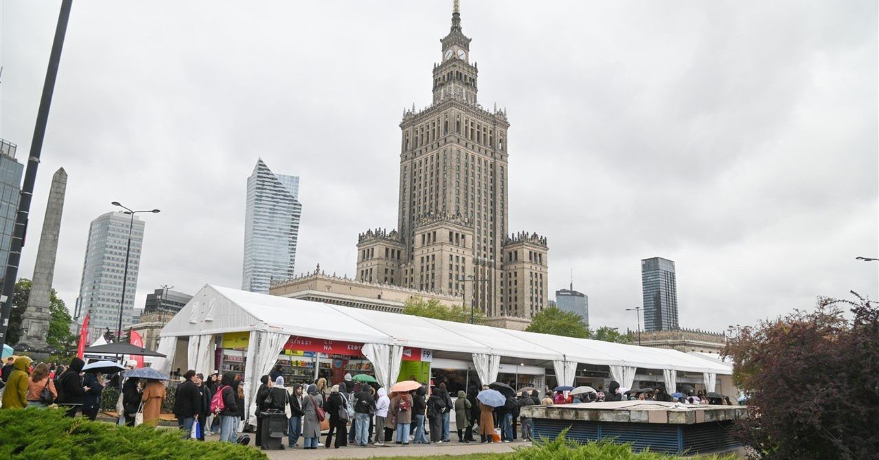 Międzynarodowe Targi Książki w Warszawie. Aura nie zraziła czytelników