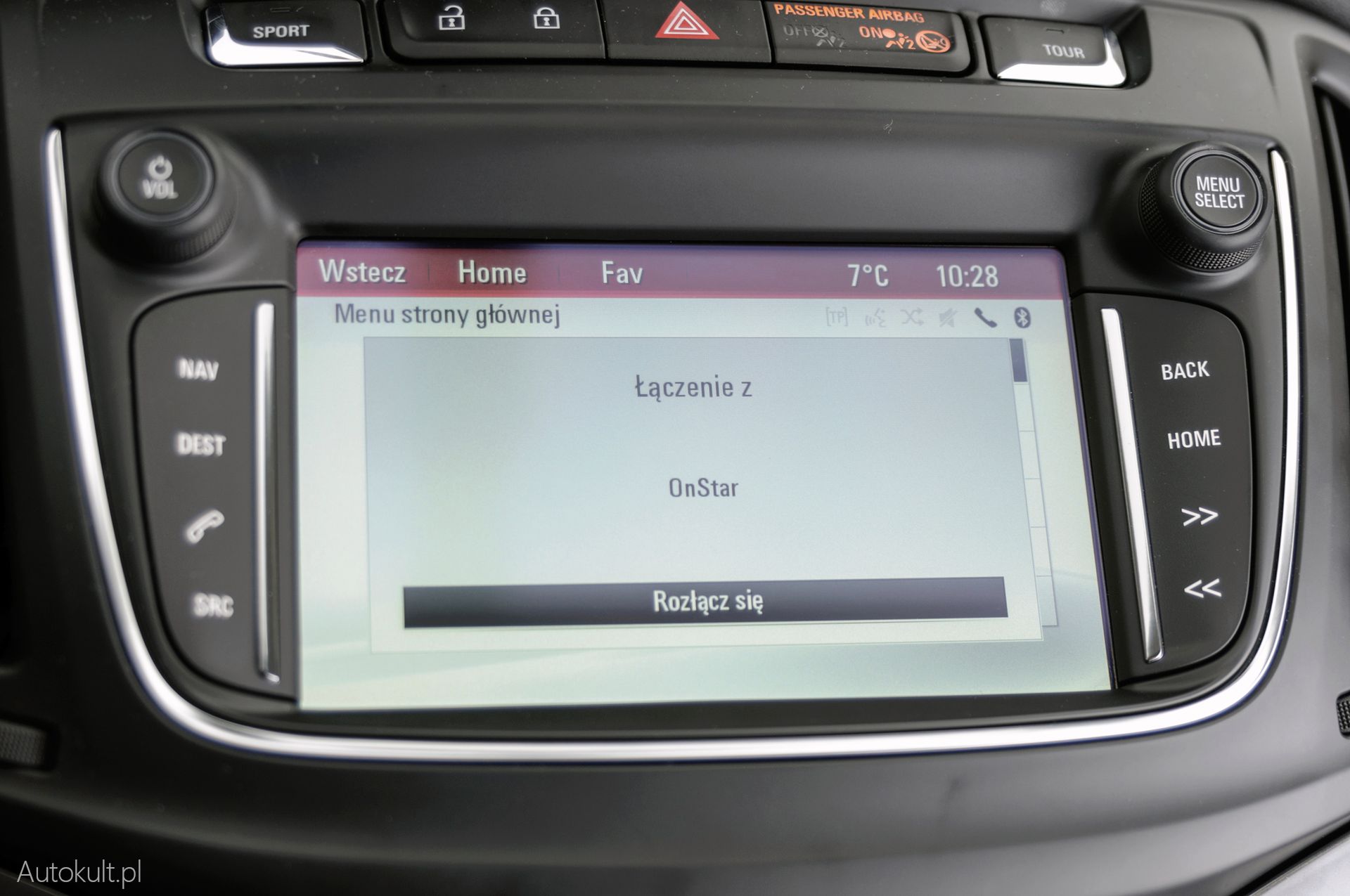 W systemie Opel OnStar łączysz się z człowiekiem, a nie automatem.