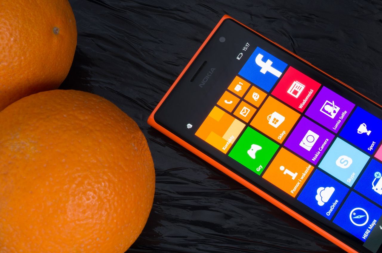 Nokia Lumia 735 – doskonała do samolubek, które nie wylądują na Instagramie