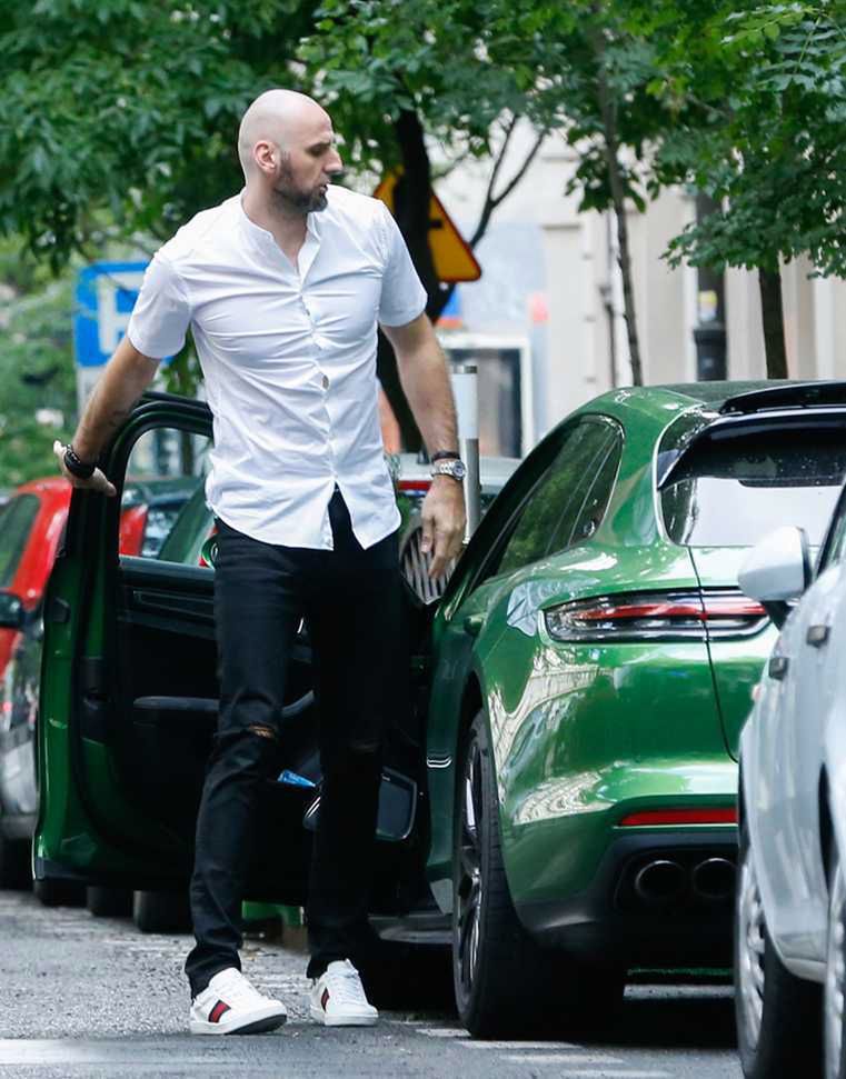 Marcin Gortat jeździ Porsche Panamera za prawie milion złotych