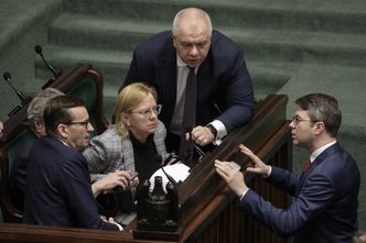 Rząd sypnie pieniędzmi na ratowanie firm. Kilka miliardów złotych trafi do przedsiębiorstw energochłonnych