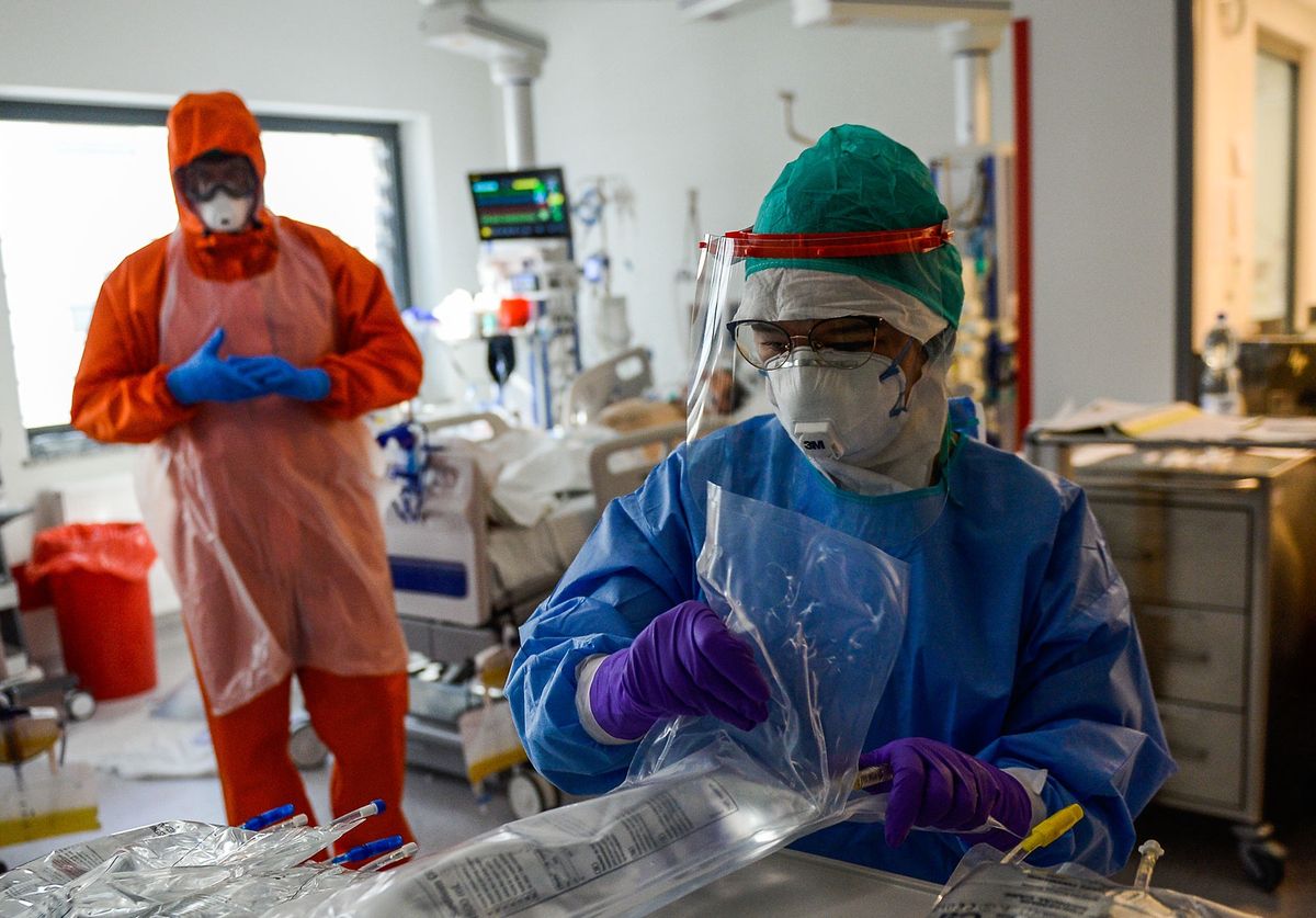 Koronawirus w Polsce. Nowy raport Ministerstwa Zdrowia o pandemii (1 maja)