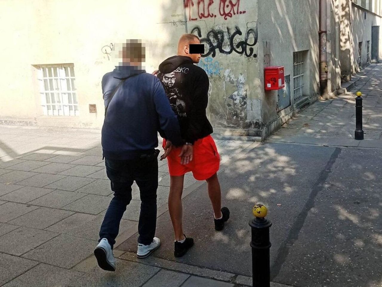 Warszawa: Pobili Ukraińców idących ulicą, tylko dlatego, że są Ukraińcami. Zatrzymano trzech mężczyzn