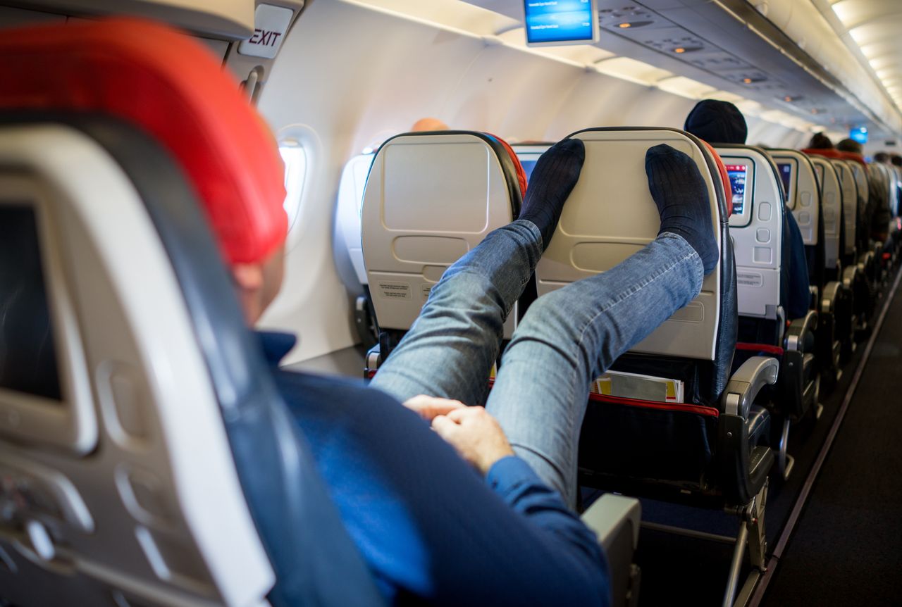 Passenger prevails in mid-air seating showdown over window spot
