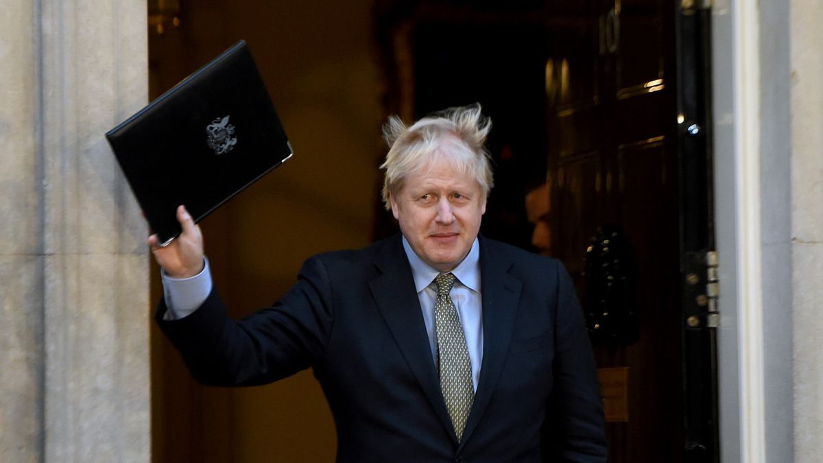 LONDON, UNITED KINGDOM - DECEMBER 13: British Prime Minister Boris Johnson makes a speech outside No 10 Downing Street following a meeting with Queen Elizabeth II to form a government, in London, United Kingdom on December 13, 2019.  (Photo by Kate Green/Anadolu Agency via Getty Images)