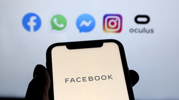 Facebook przedstawia nowy raport dotyczący standardów społeczności.