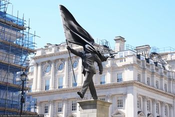 Tajemnicza rzeźba w centrum Londynu. Autor się przyznał