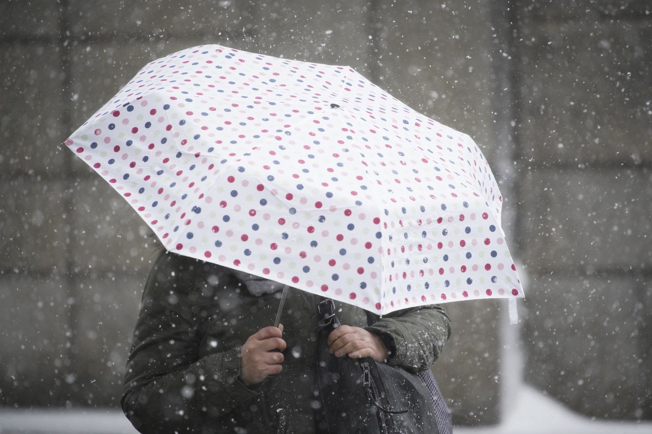 Warszawa. Ze względów atmosferycznych na ulice wyruszyły posypywarki