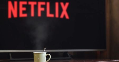 Netflix porzuca plan podstawowy. Kolejni użytkownicy pod ścianą
