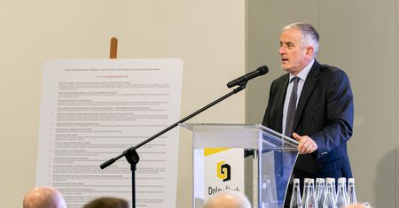 Wałbrzych. Antyszczepionkowcy chcą odwołania prezydenta. Szanse są niewielkie