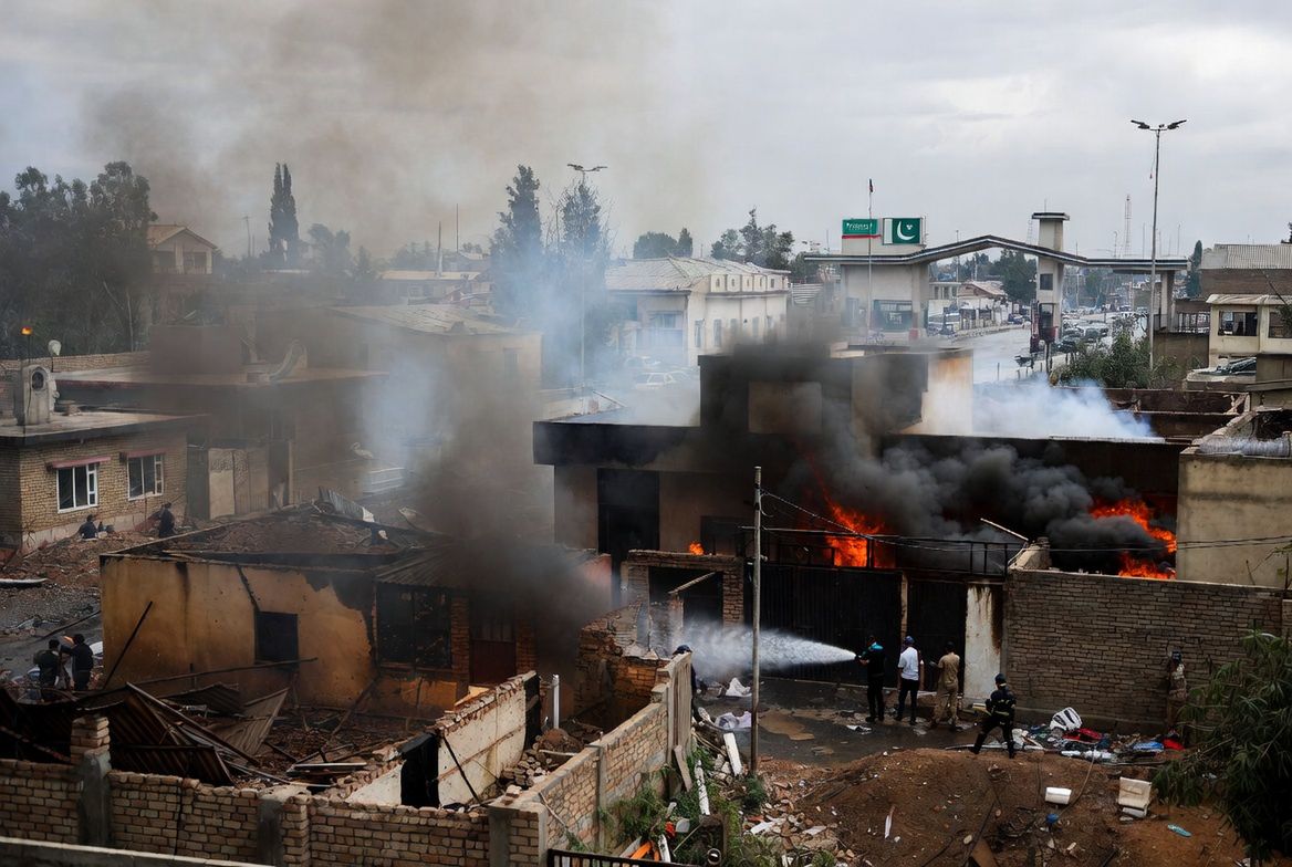 Pakistan zbombardował wschód Afganistanu – dziesiątki zabitych, w tym dzieci i kobiety