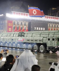 Korea Płn. pręży muskuły. "Najpotężniejsza" rakieta zaprezentowana