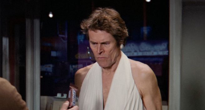 Willem Dafoe w sukience Marilyn Monroe reklamuje Snickersa na Super Bowl 2016