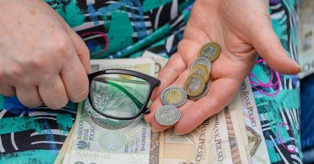 Uzależnienie, o którym nie mówi się głośno. Najczęściej dotyka seniorów