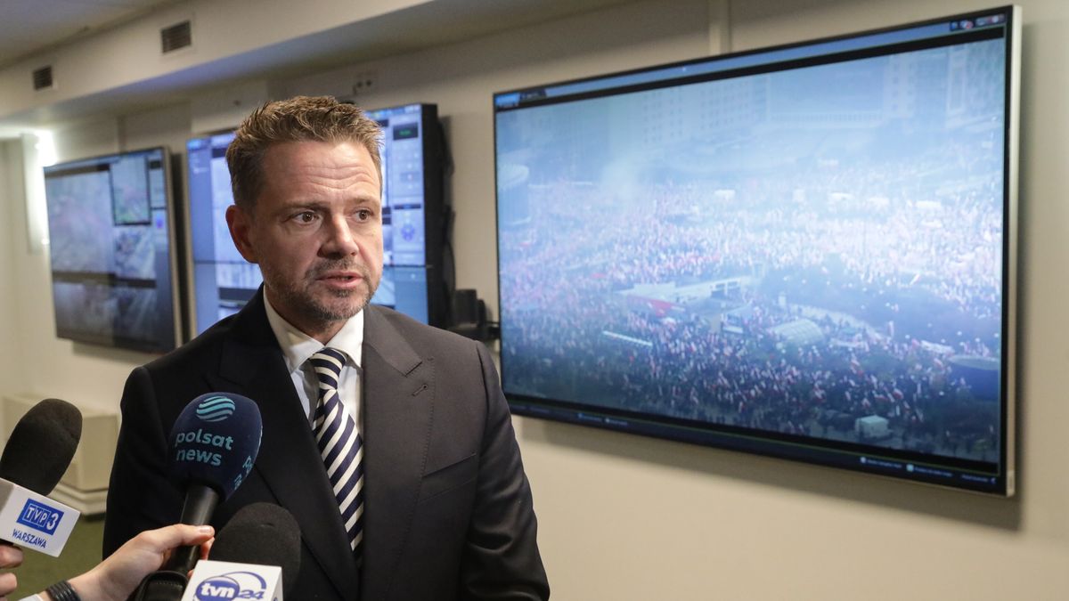 Trzaskowski zapewnia, że marsz jest na bieżąco monitorowany