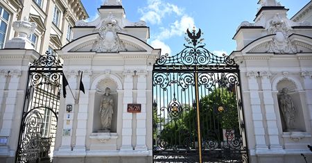 Szokujące zachowanie świadków ataku na UW. Rzecznik ministerstwa reaguje