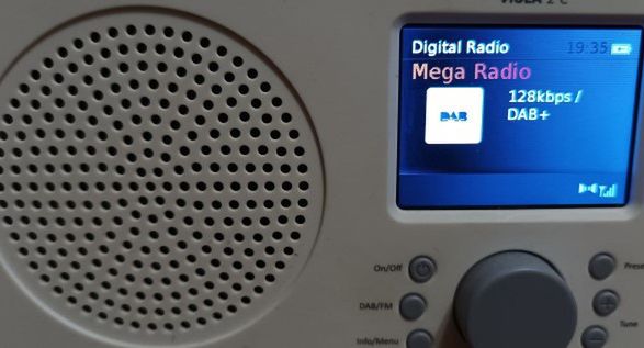 W Warszawie stacji DAB+ ma być więcej niż FM. Nowe ogłoszenie KRRiT