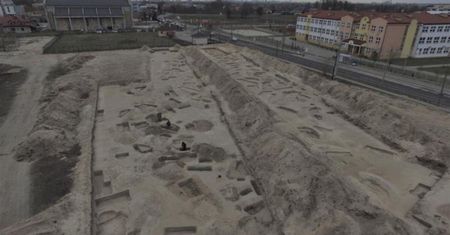 Warszawa: plac budowy odsłonił osadę sprzed 3000 lat