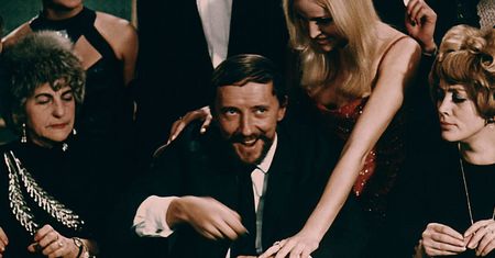 Krzysztof Chamiec był ulubieńcem krytyków i bożyszczem kobiet. Poza sceną odsłaniał mroczne oblicze