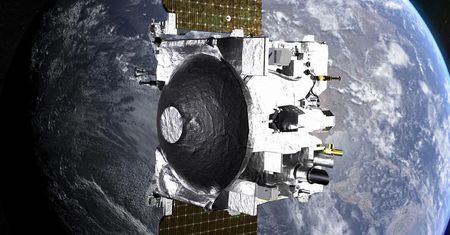 Sonda OSIRIS-APEX minęła Ziemię. Spotka się z planetoidą Apophis