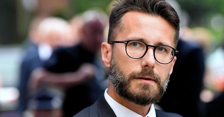 PiS idzie na wojnę z Brukselą, ale i tak chce unijnych pieniędzy. "Zgodnie z przepisami prawa"