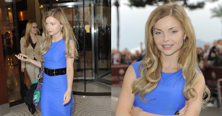 Niebieska Iza Miko w Cannes (FOTO)