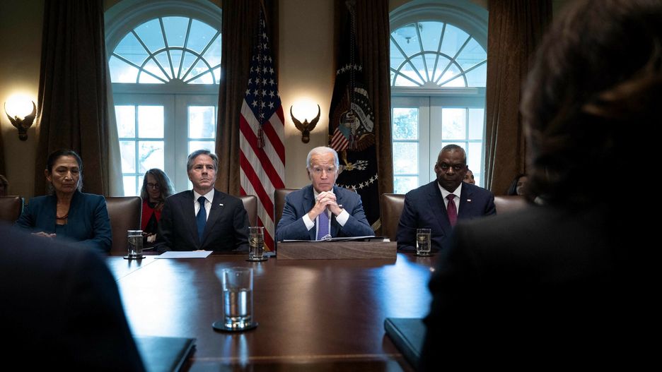 Archiwum zagraniczne East News 2023-10
(L-R) US Interior Secretary Deb Haaland, US Secretary of State Antony Blinken, US President Joe Biden, and US Defense Secretary Lloyd Austin look on during a Cabinet meeting in the Cabinet Room of the White House in Washington, DC, on October 2, 2023. (Photo by Brendan Smialowski / AFP)
BRENDAN SMIALOWSKI
