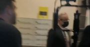 Wdarli się do bloku ministra. Nagranie trafiło do sieci