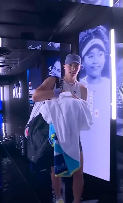 Iga Świątek "kradnie" ręczniki na Australian Open