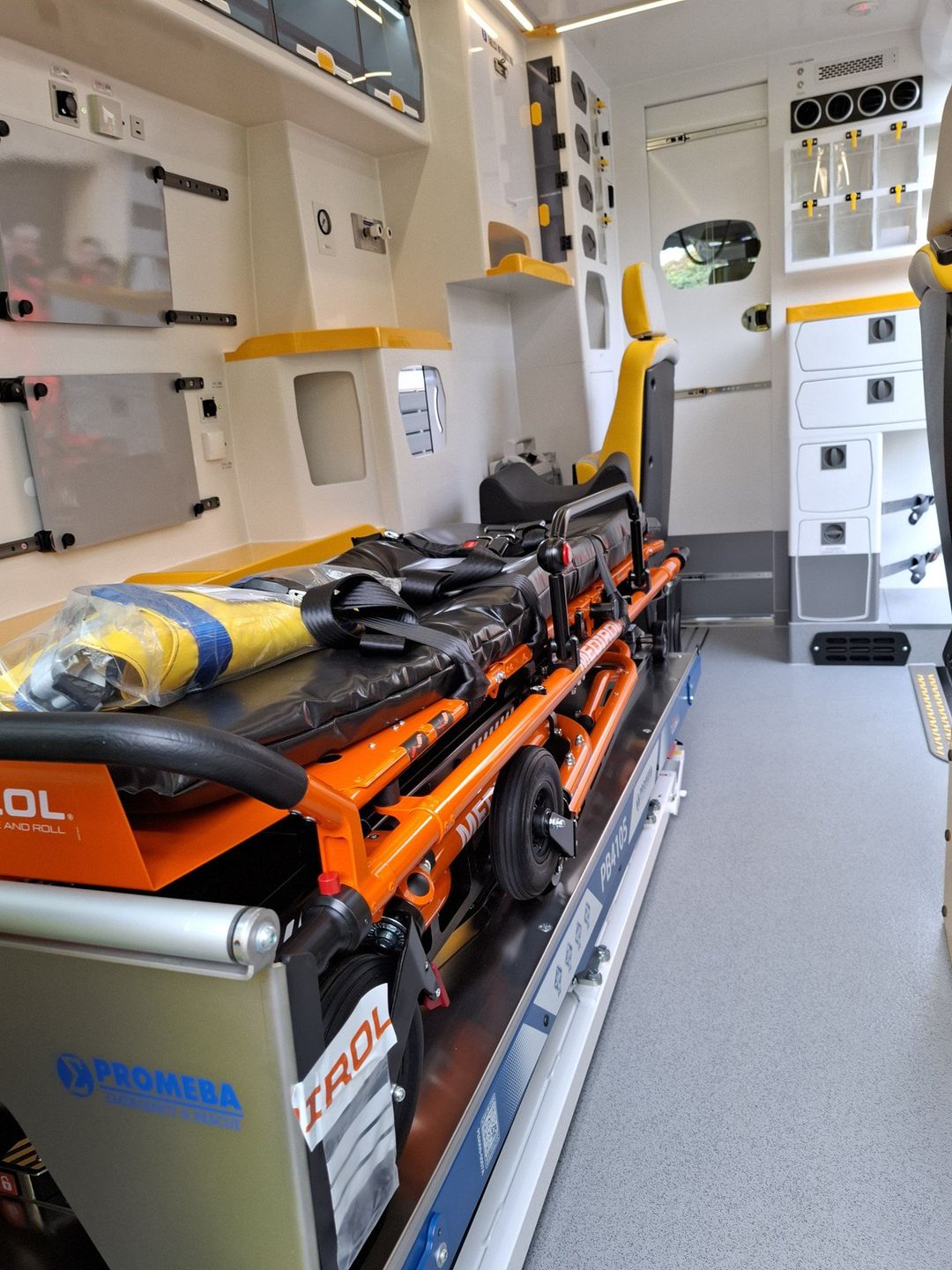 Nowa karetka w Skawinie