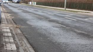 Nowy Tomyśl: Sprzątanie ulic budzi wątpliwości. "To chyba nie tak miało wyglądać"