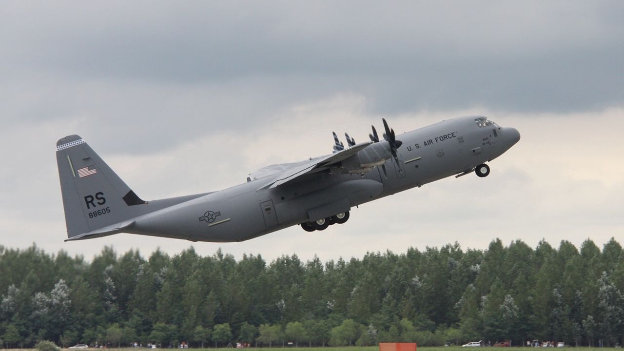 C-130J w czasie dynamicznego startu
