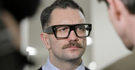 Poseł Łukasz Mejza usłyszał 11 zarzutów. Nie przyznaje się do winy