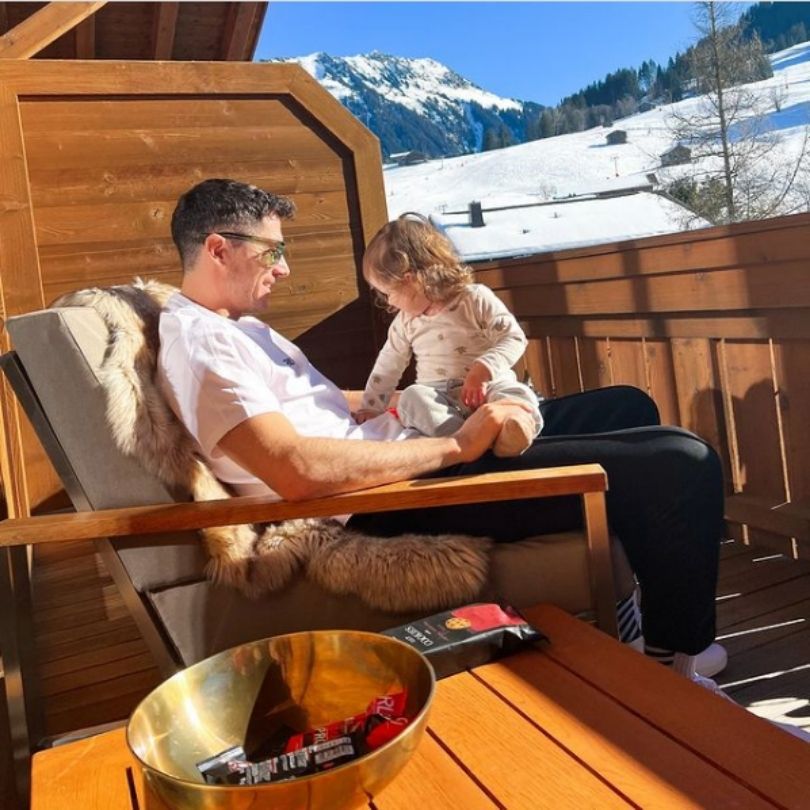 Anna i Robert Lewandowscy szaleją na stoku podczas zimowego wypadu w góry