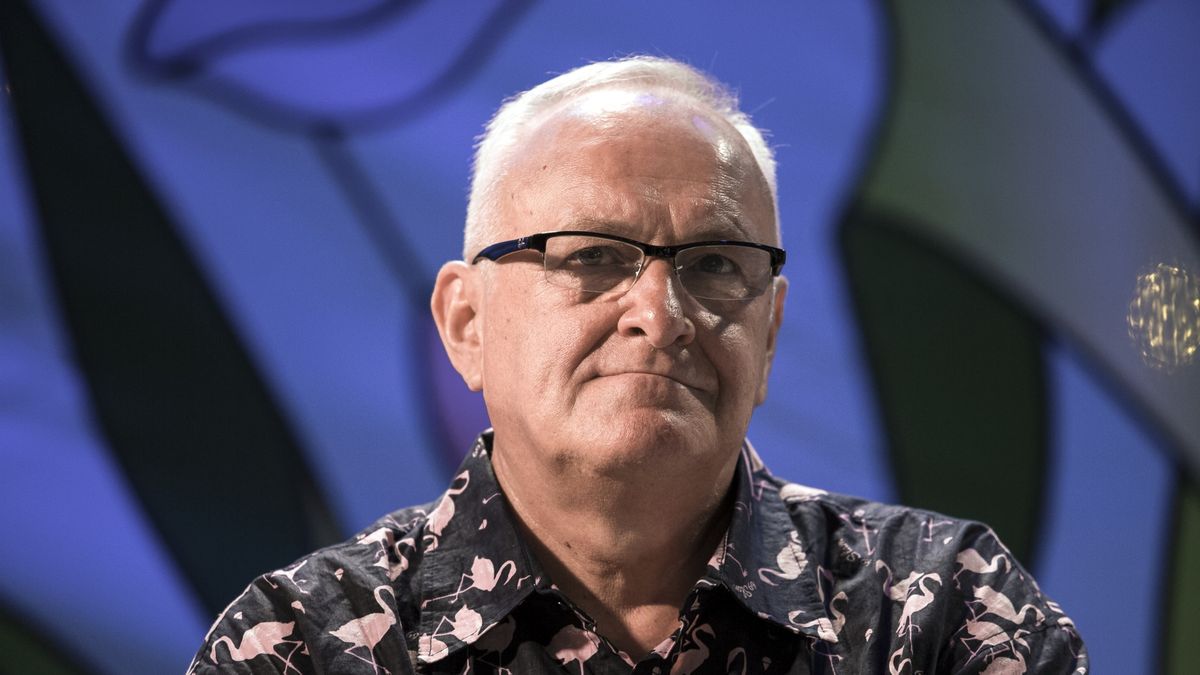 Jacek Cygan jest autorem tekstu piosenki "Życie jest nowelą"