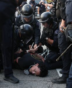 Godzina policyjna w Los Angeles. Bezkompromisowy ruch