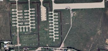 Rosyjskie cmentarzysko. Składują tam wraki śmigłowców