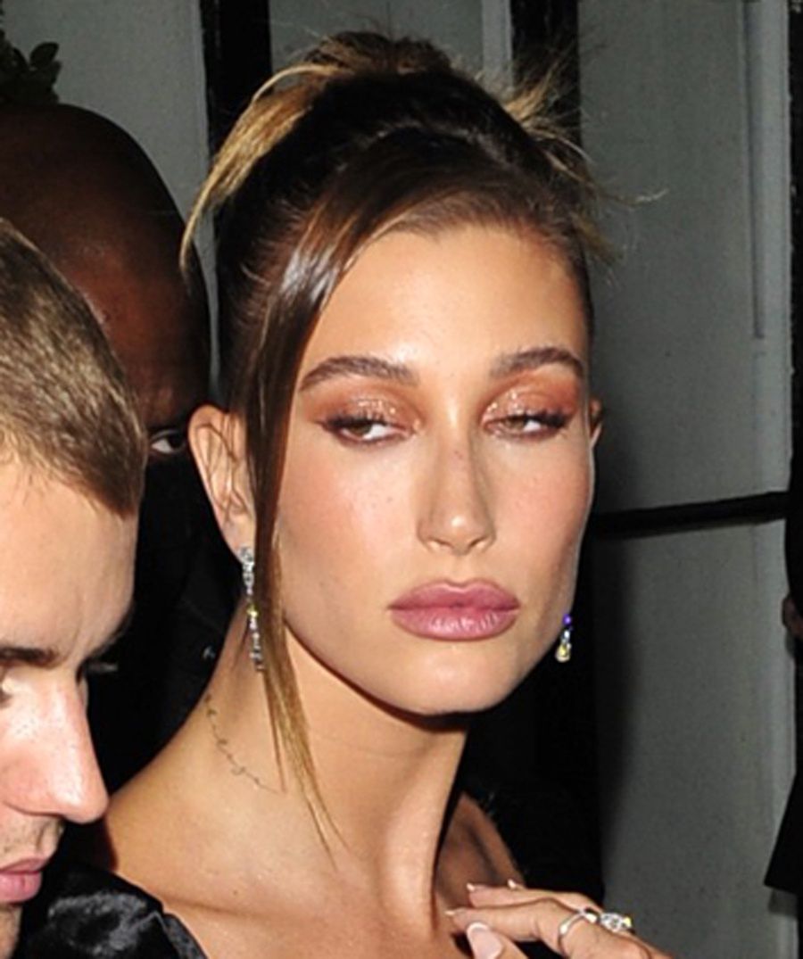 Hailey Bieber 