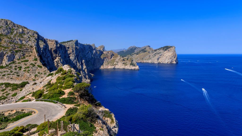 Places to Visit - Northern Mallorca
MALLORCA, SPAIN - JULY 23: (EDITORS NOTE: A polarizing filter was used for this image.) The Punta d"u2019en Tomas bay is seen from Formentor Cape on July 23, 2021 in Mallorca, Spain. (Photo by Laszlo Szirtesi/Getty Images)
Laszlo Szirtesi
mallorca, cap formentor, punta d'en tomás, formentor, cape