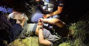 Jeździł pijany i groził bronią. Złapali go, gdy spał w aucie